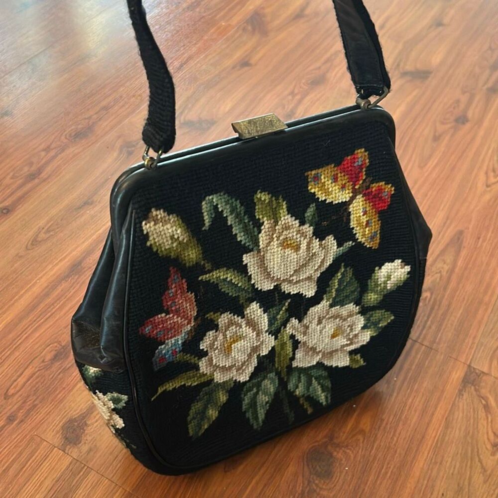 Stunning Vintage 1950s needlepoint rose floral handbag black cream - Picture 2 of 8